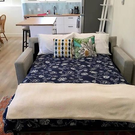Bright Modern 1Br Suite In Sooke Village Core Экстерьер фото