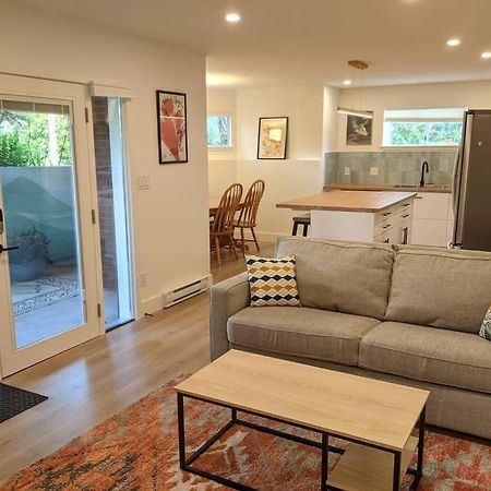 Bright Modern 1Br Suite In Sooke Village Core Экстерьер фото